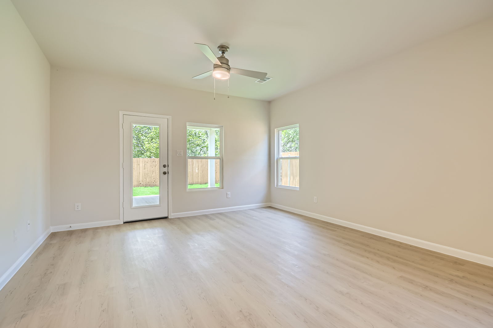 0E25 491 SUFFOLK DRIVE